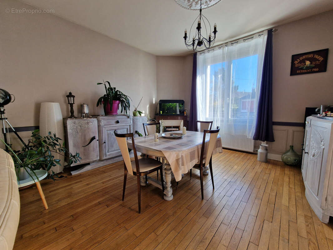 Maison à ALLASSAC