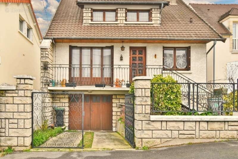 Maison à MORANGIS