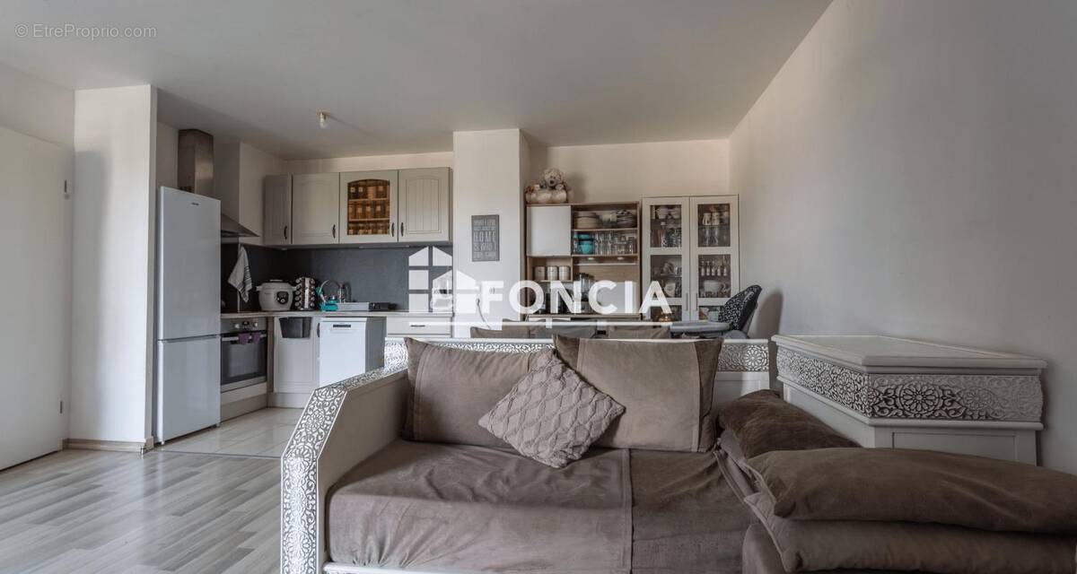Appartement à FLEURY-MEROGIS