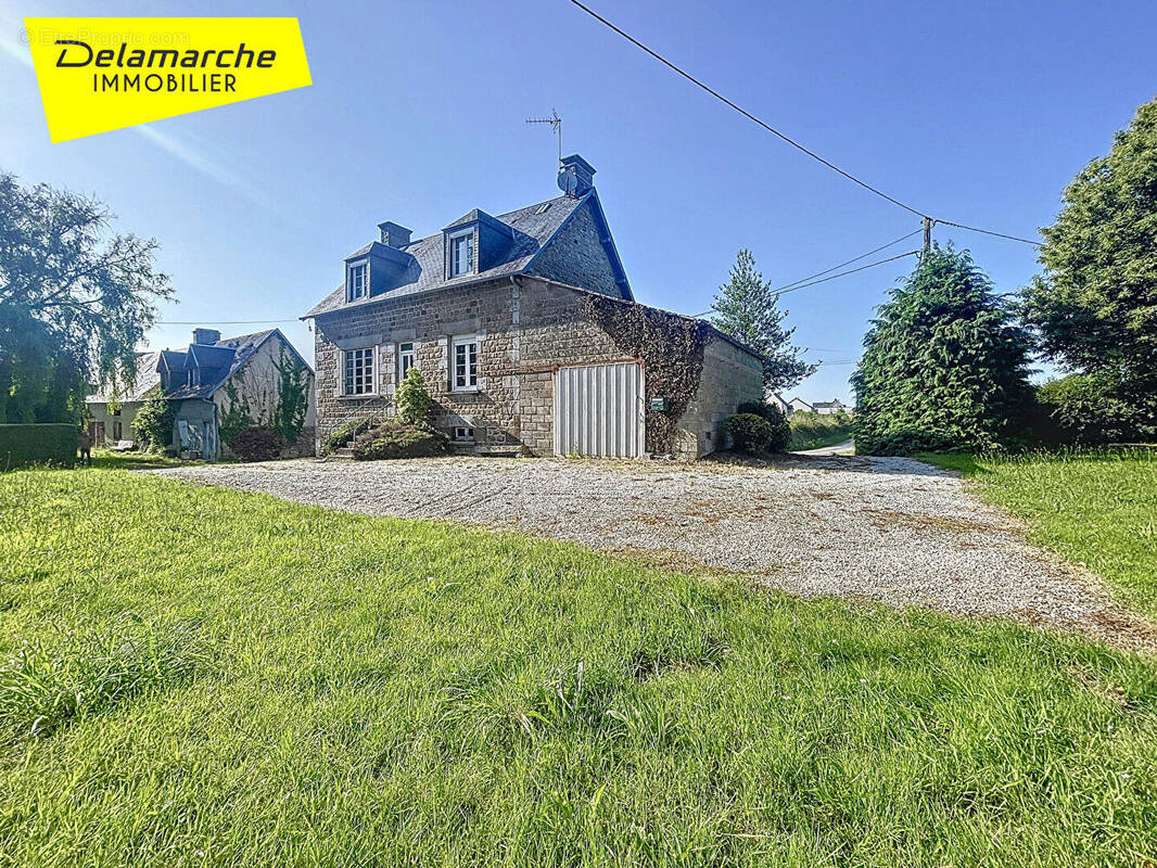 Maison à SAINT-HILAIRE-DU-HARCOUET