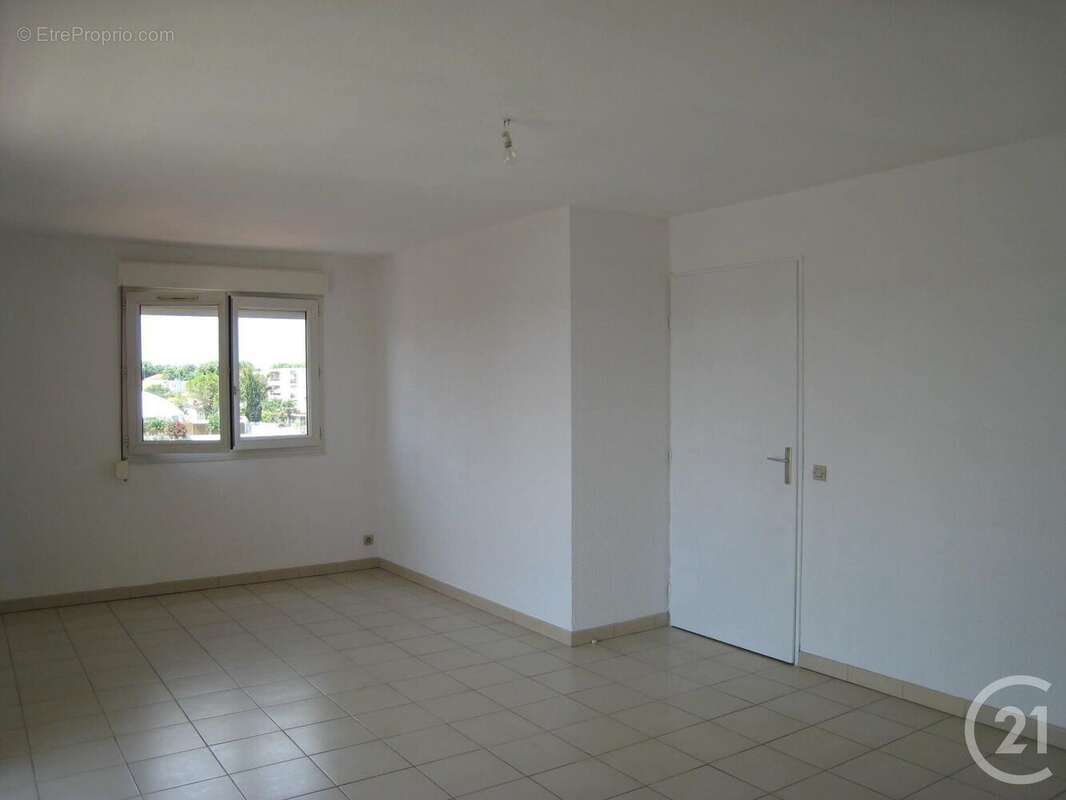 Appartement à MAUGUIO