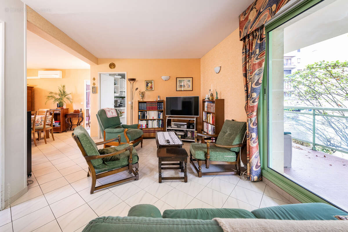 Appartement à SAINT-MAUR-DES-FOSSES
