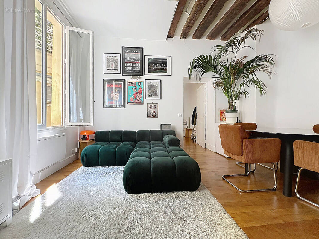 Appartement à PARIS-2E