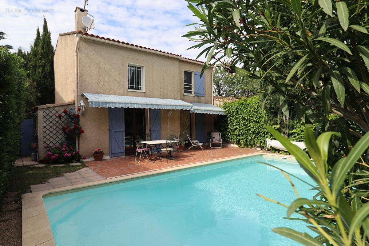 Maison à LES ANGLES