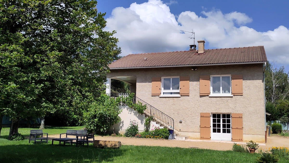 Maison à CHAZAY-D&#039;AZERGUES