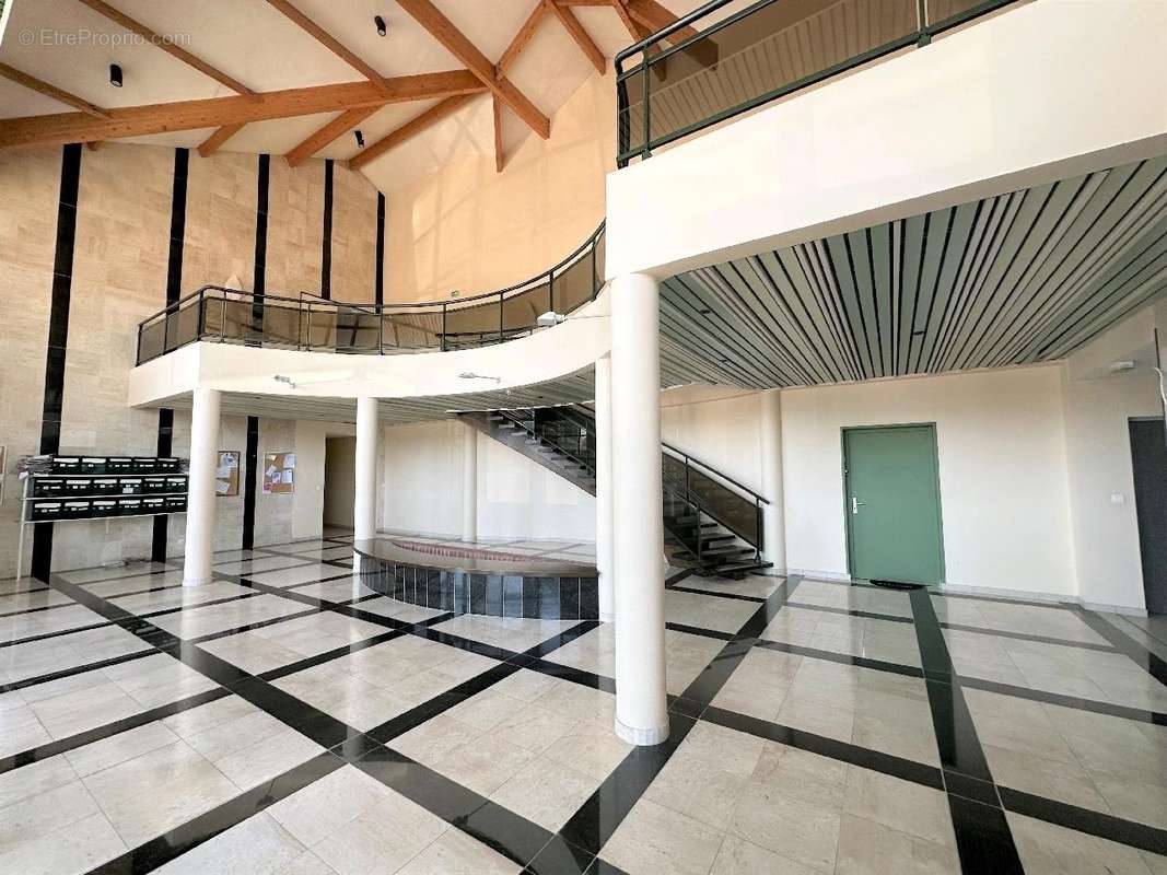 Appartement à CROISILLES
