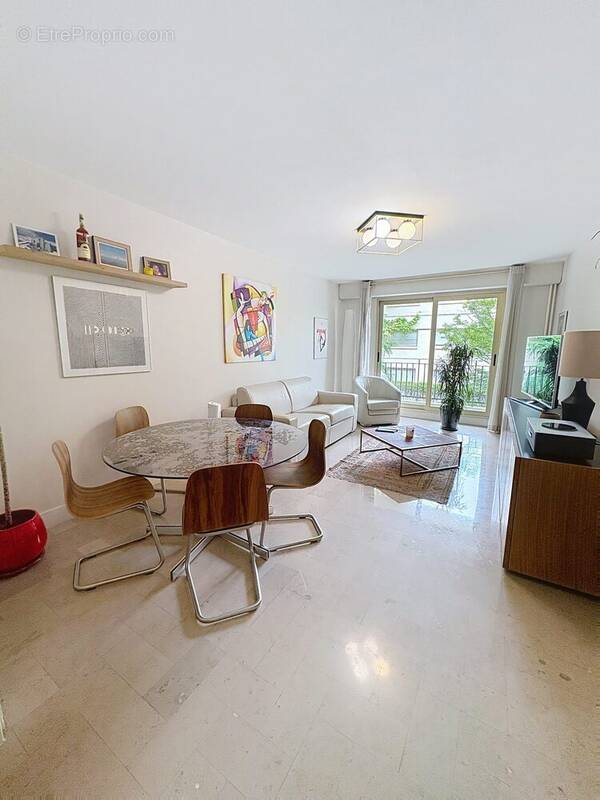 Appartement à L&#039;HAY-LES-ROSES