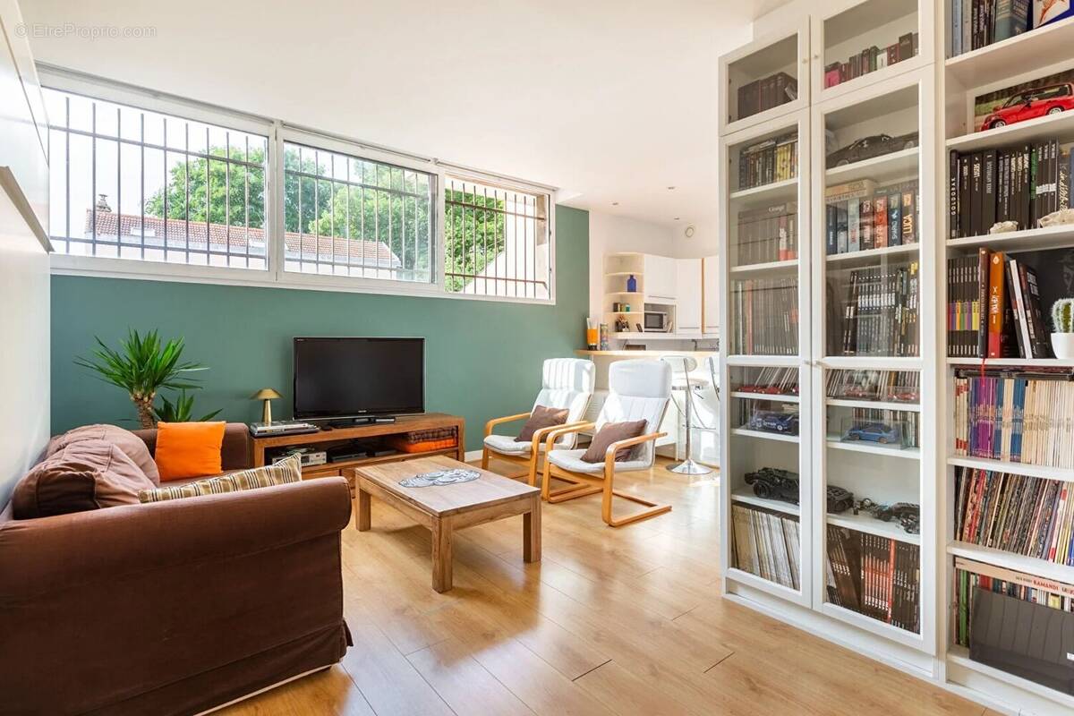 Appartement à COURBEVOIE