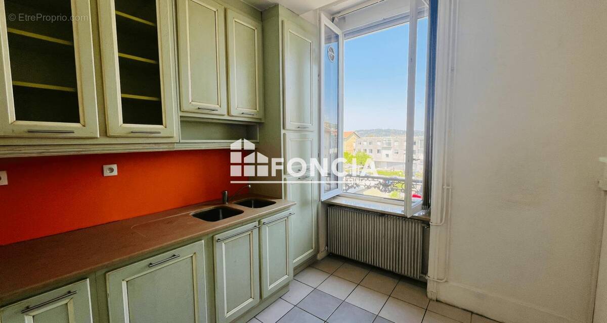 Appartement à BOURGOIN-JALLIEU