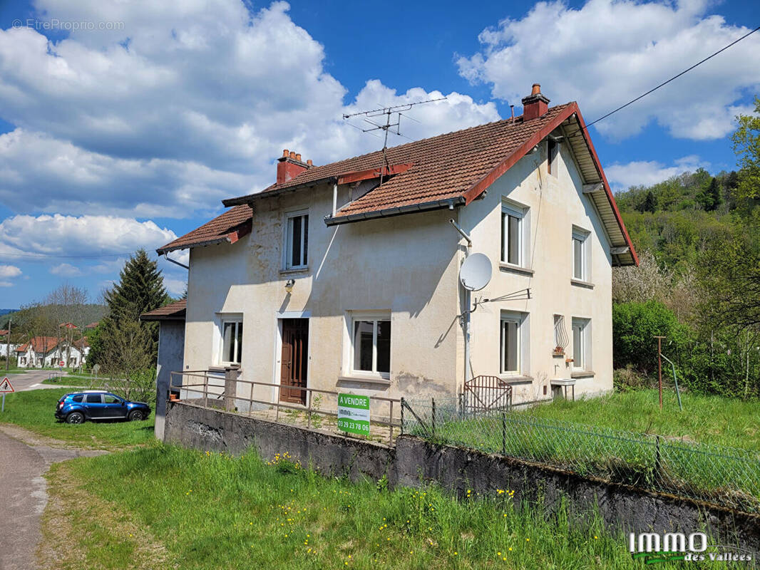 Maison à FRESSE-SUR-MOSELLE