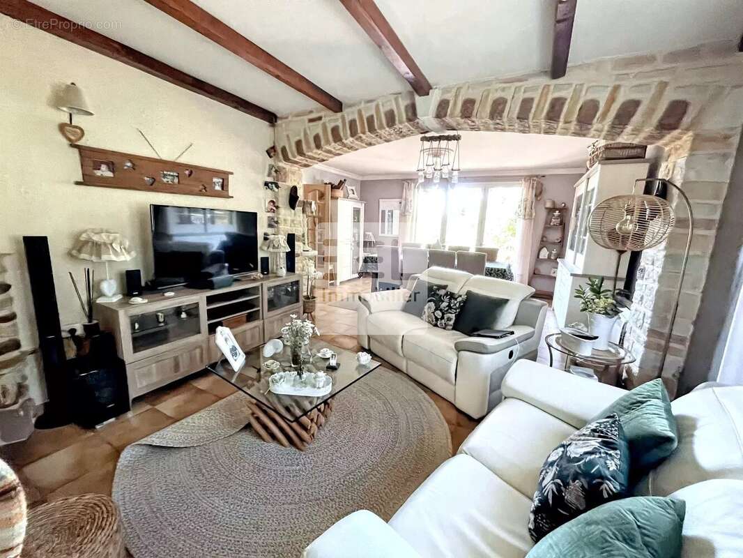 Maison à CHUSCLAN