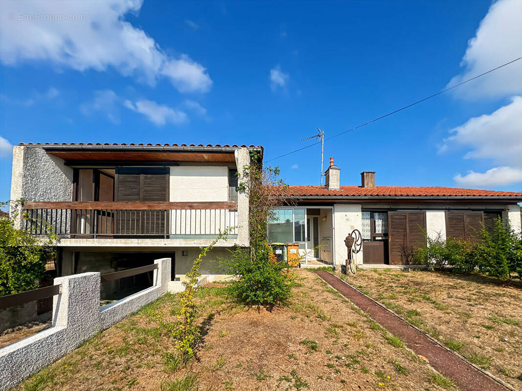 Maison à VAYRES