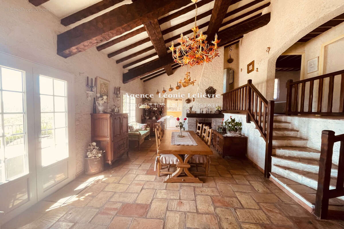 Maison à LES ISSAMBRES