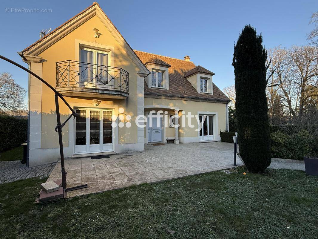 Maison à LIMOURS