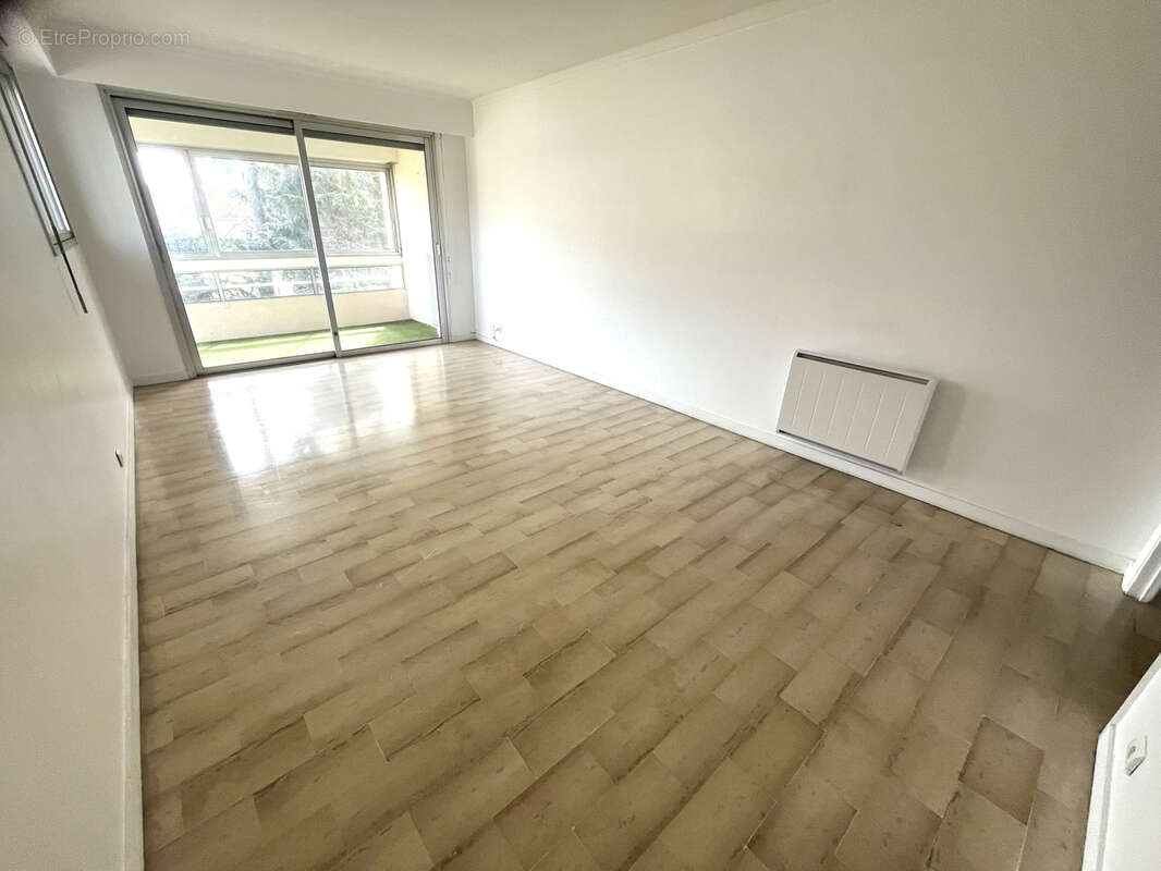Appartement à VALLAURIS