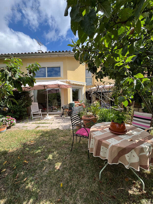 Maison à VAUGNERAY