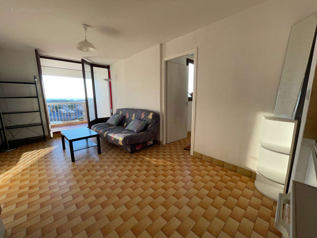 Appartement à MAUGUIO