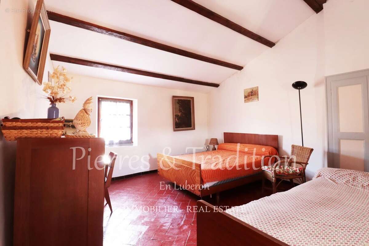 Maison à CERESTE