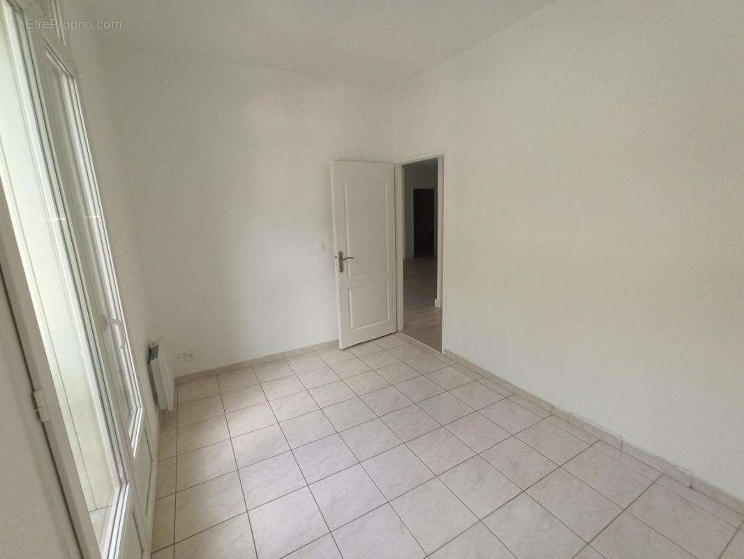 Appartement à LAMALOU-LES-BAINS