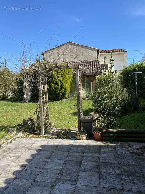 Maison à EYMET