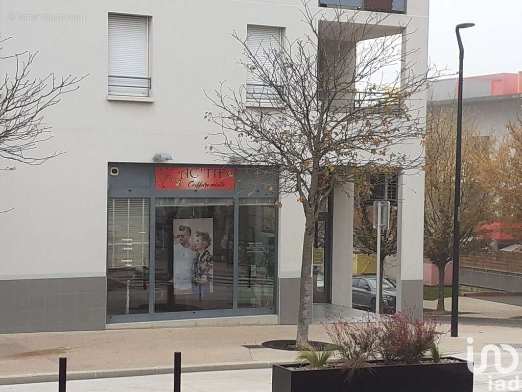 Photo 6 - Commerce à L&#039;ISLE-D&#039;ABEAU
