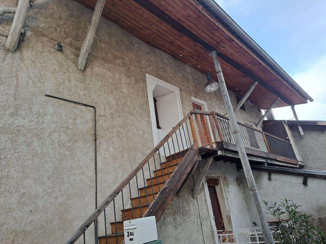 Appartement à MOIRANS