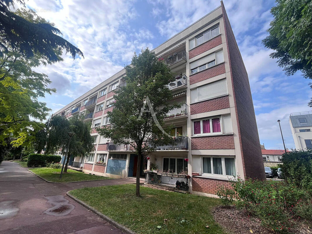 Appartement à L&#039;HAY-LES-ROSES