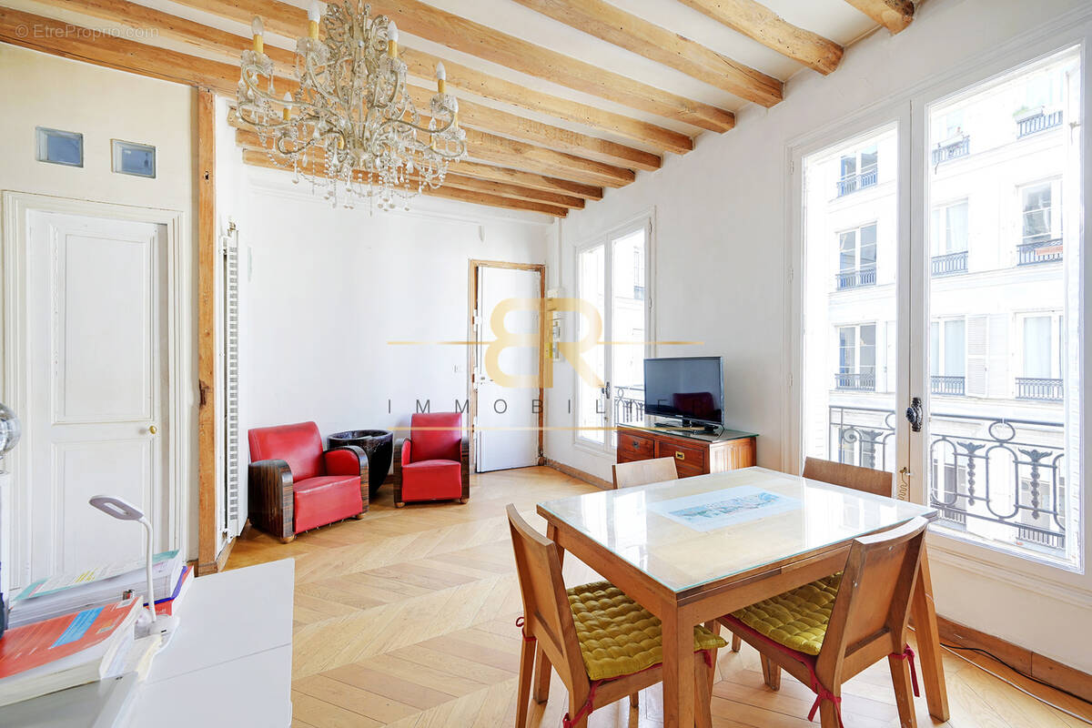 Appartement à PARIS-3E