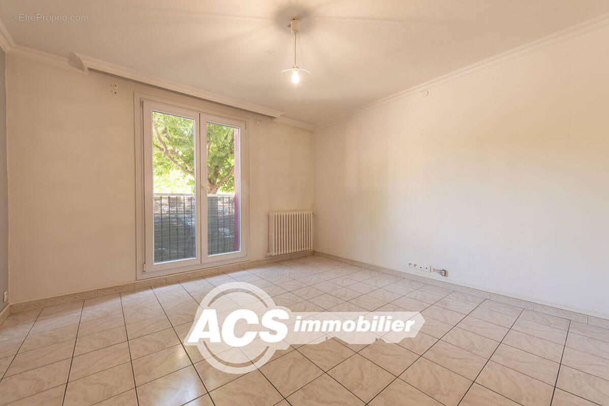 Appartement à CHATEAUNEUF-LES-MARTIGUES