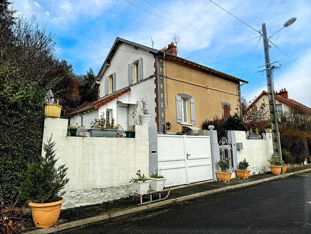 Maison à SAINT-ELOY-LES-MINES