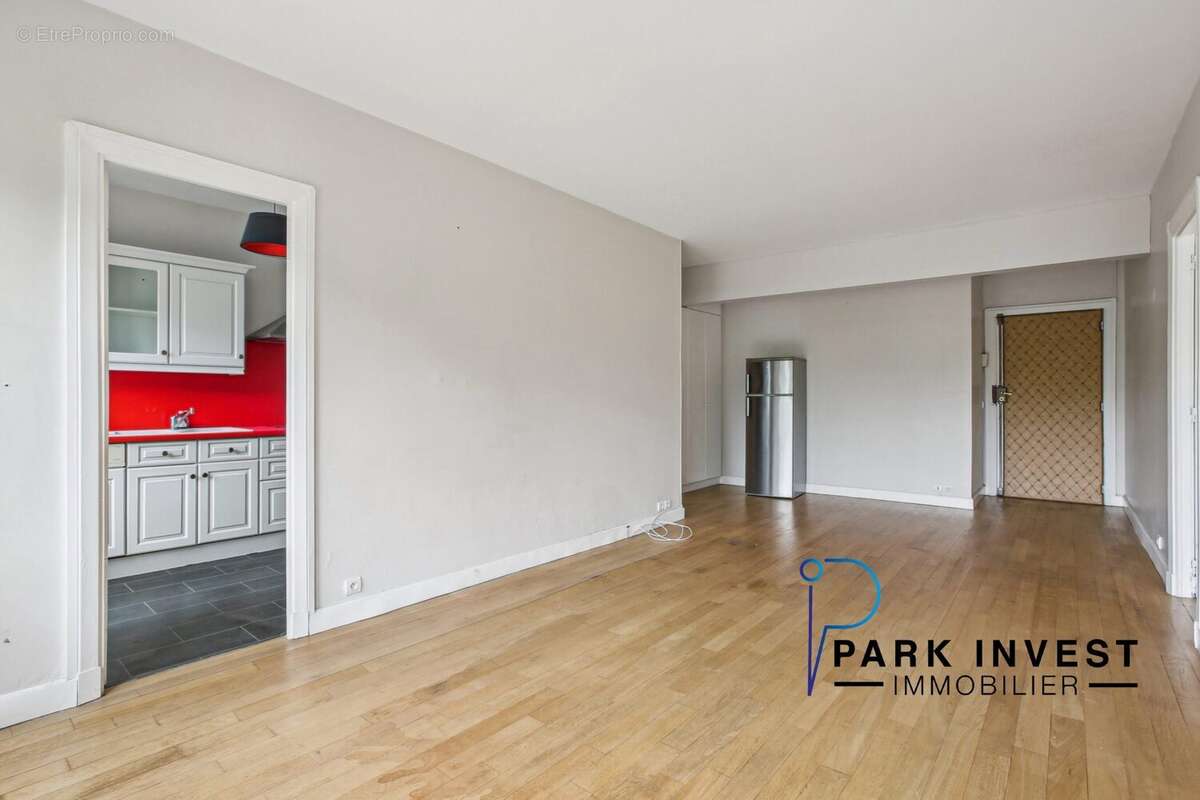 Appartement à PARIS-8E