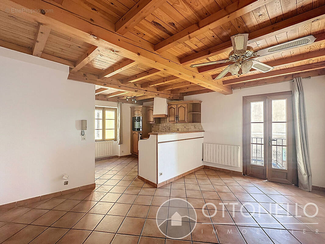 Maison à ROQUEBRUNE-SUR-ARGENS