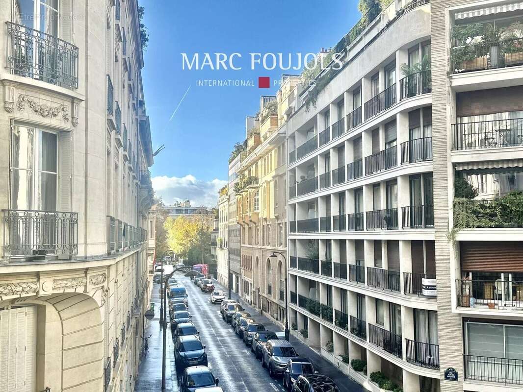 Appartement à PARIS-16E