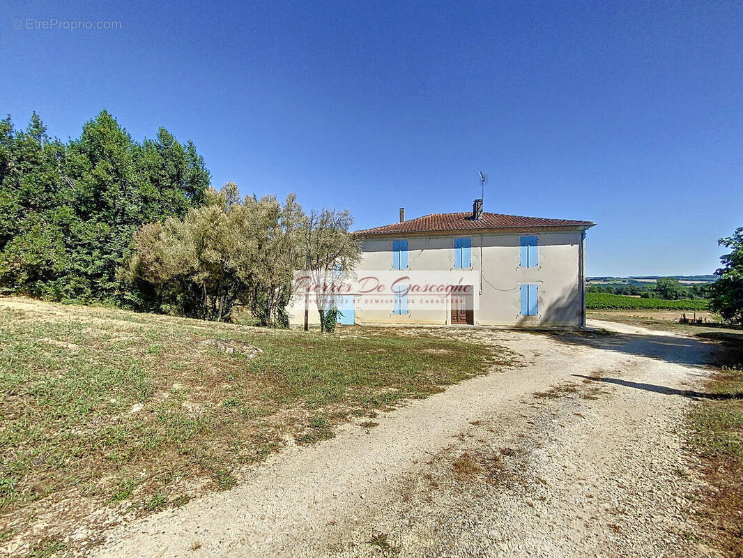 Maison à CASTERA-VERDUZAN