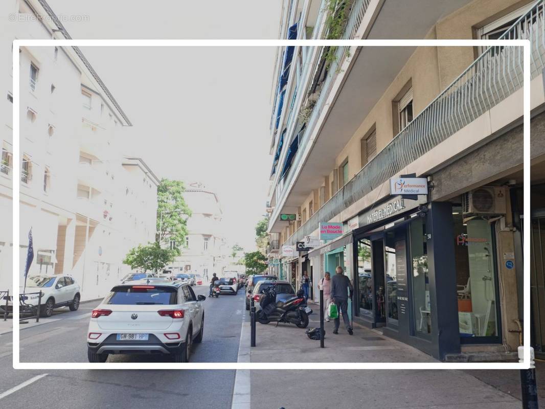 Parking à CANNES