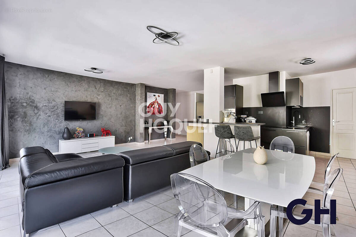 Appartement à LYON-8E