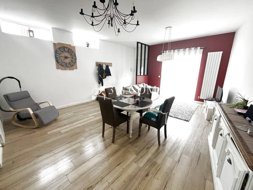 Maison à MERIGNIES