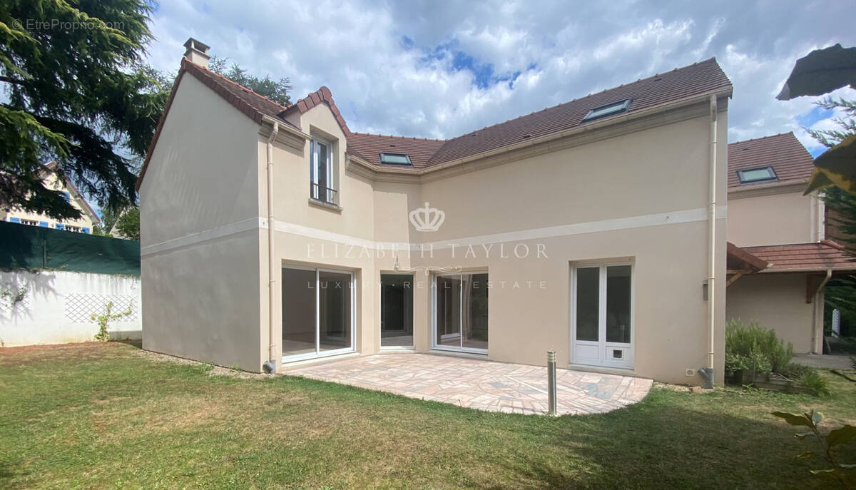 Maison à L&#039;ETANG-LA-VILLE