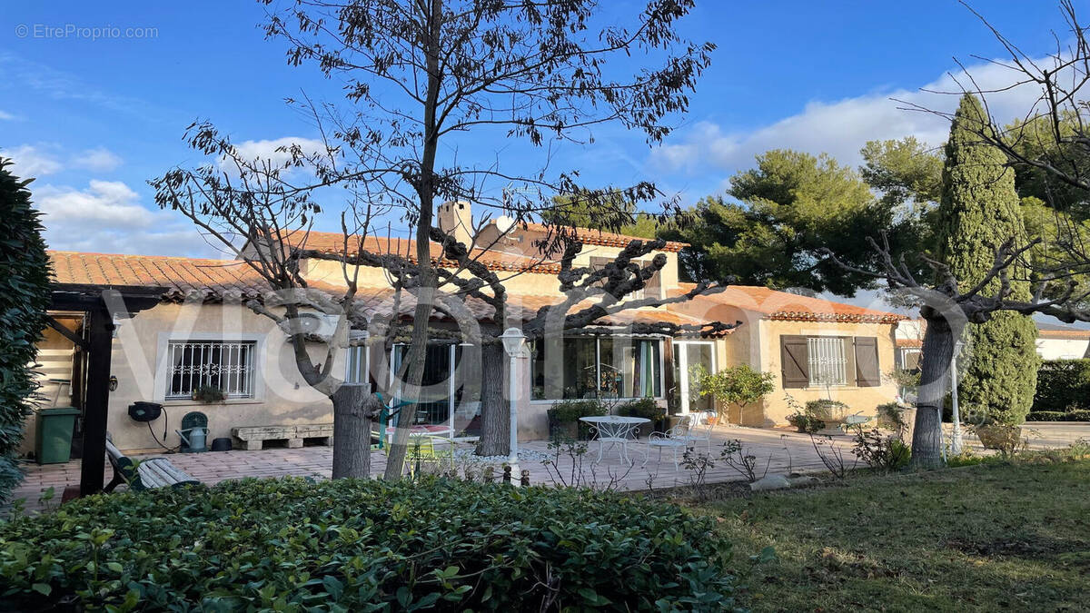 Maison à SAINT-VICTORET