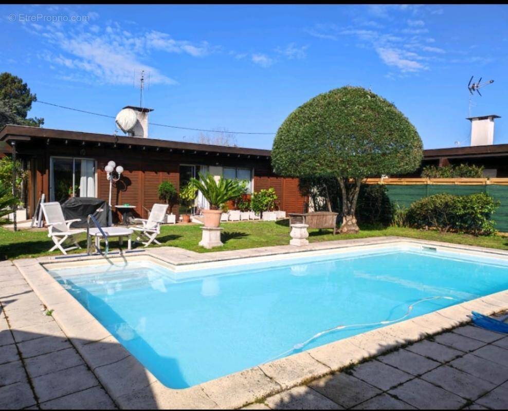 Maison à MERIGNAC