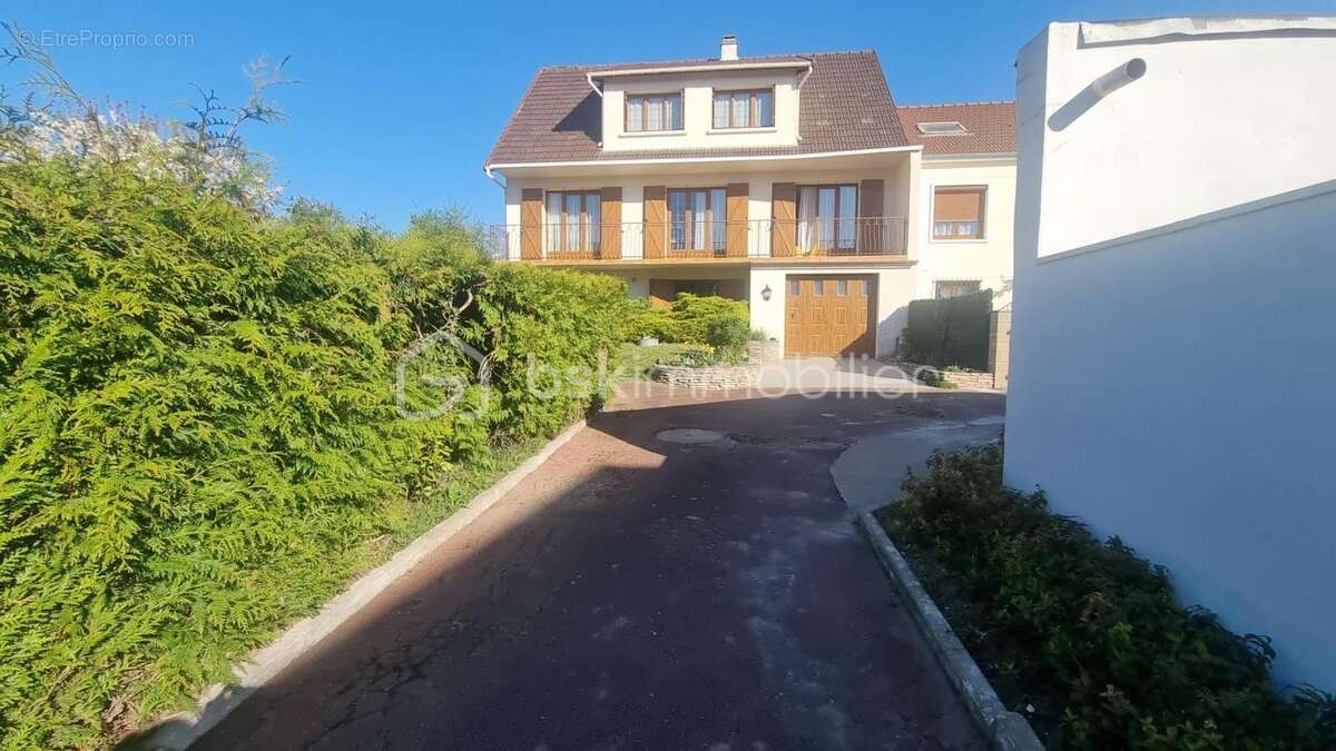 Maison à BONNEUIL-SUR-MARNE