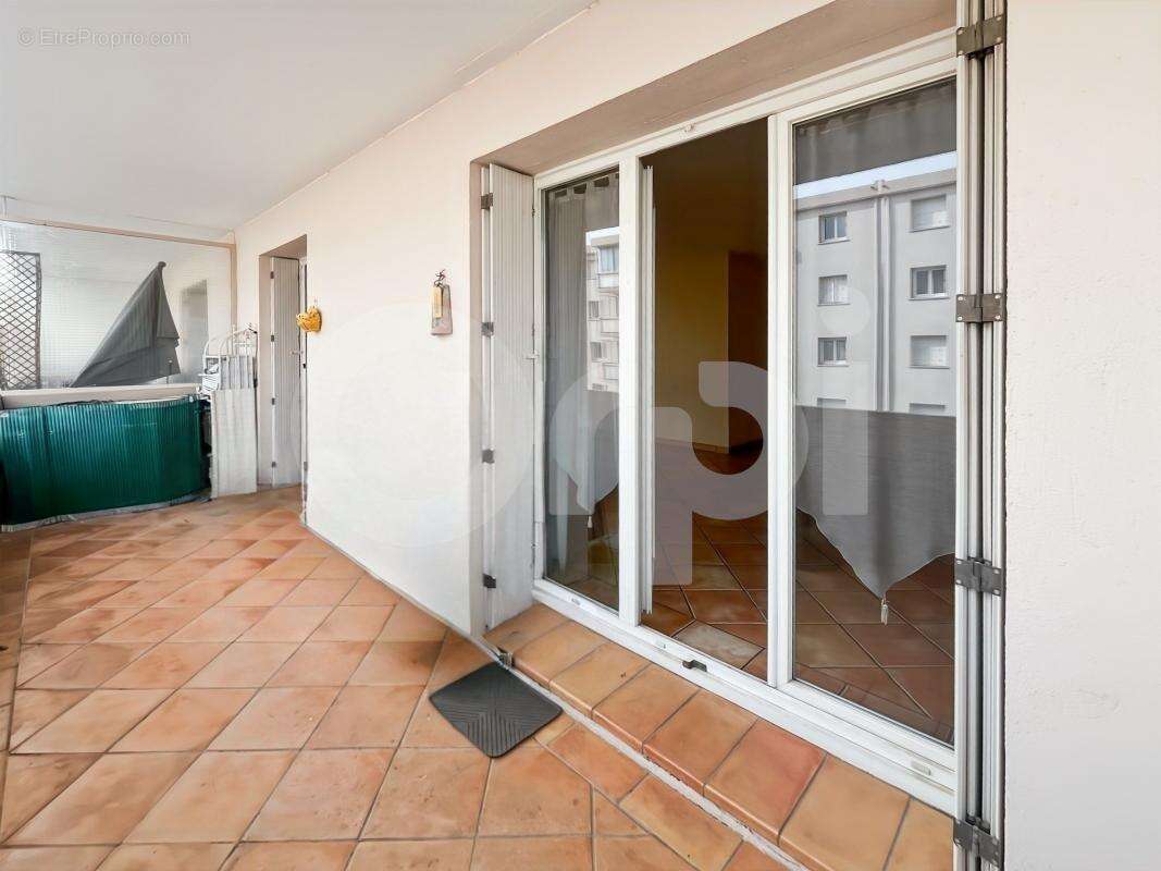 Appartement à LA CRAU