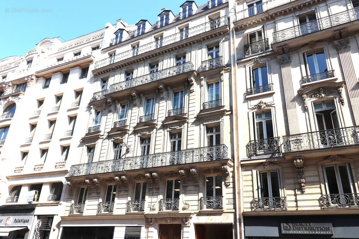 Appartement à PARIS-8E