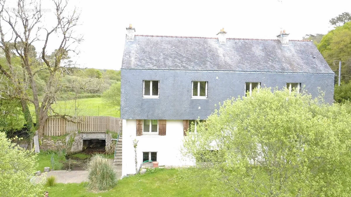 Maison à SAINT-AVE