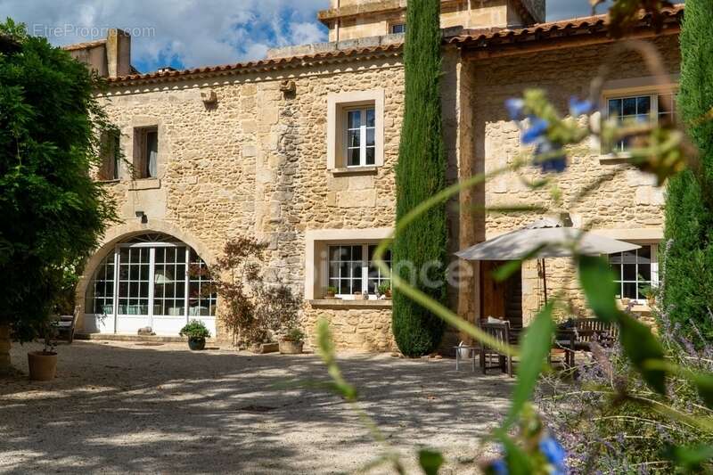 Maison à MEYNES