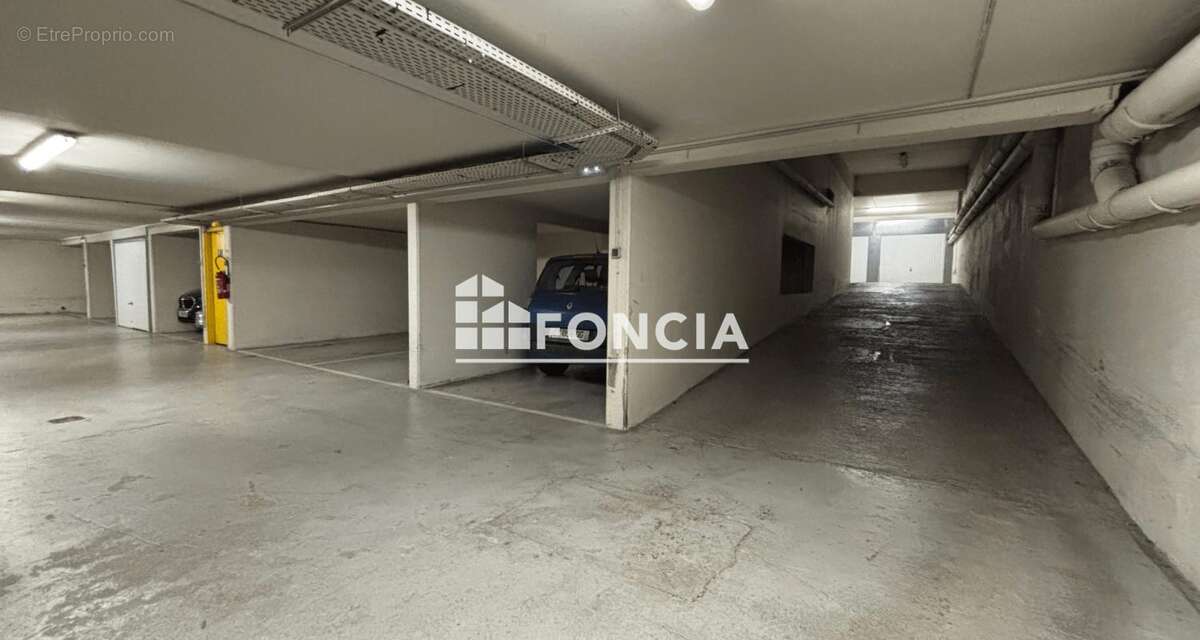 Parking à PARIS-19E