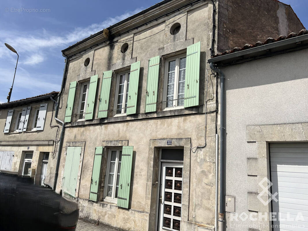 Maison à SAINT-JEAN-D&#039;ANGELY
