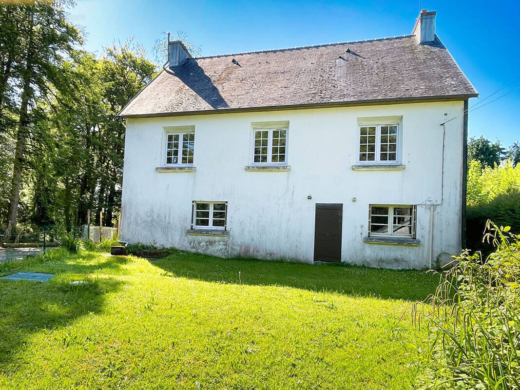 Maison à HUELGOAT