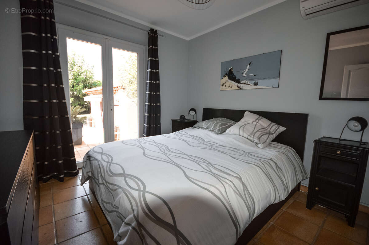 Maison à ROQUEBRUNE-SUR-ARGENS