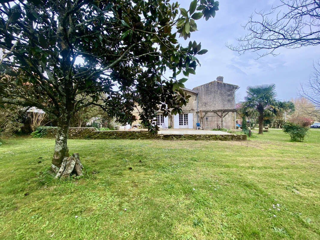 Maison à PERISSAC